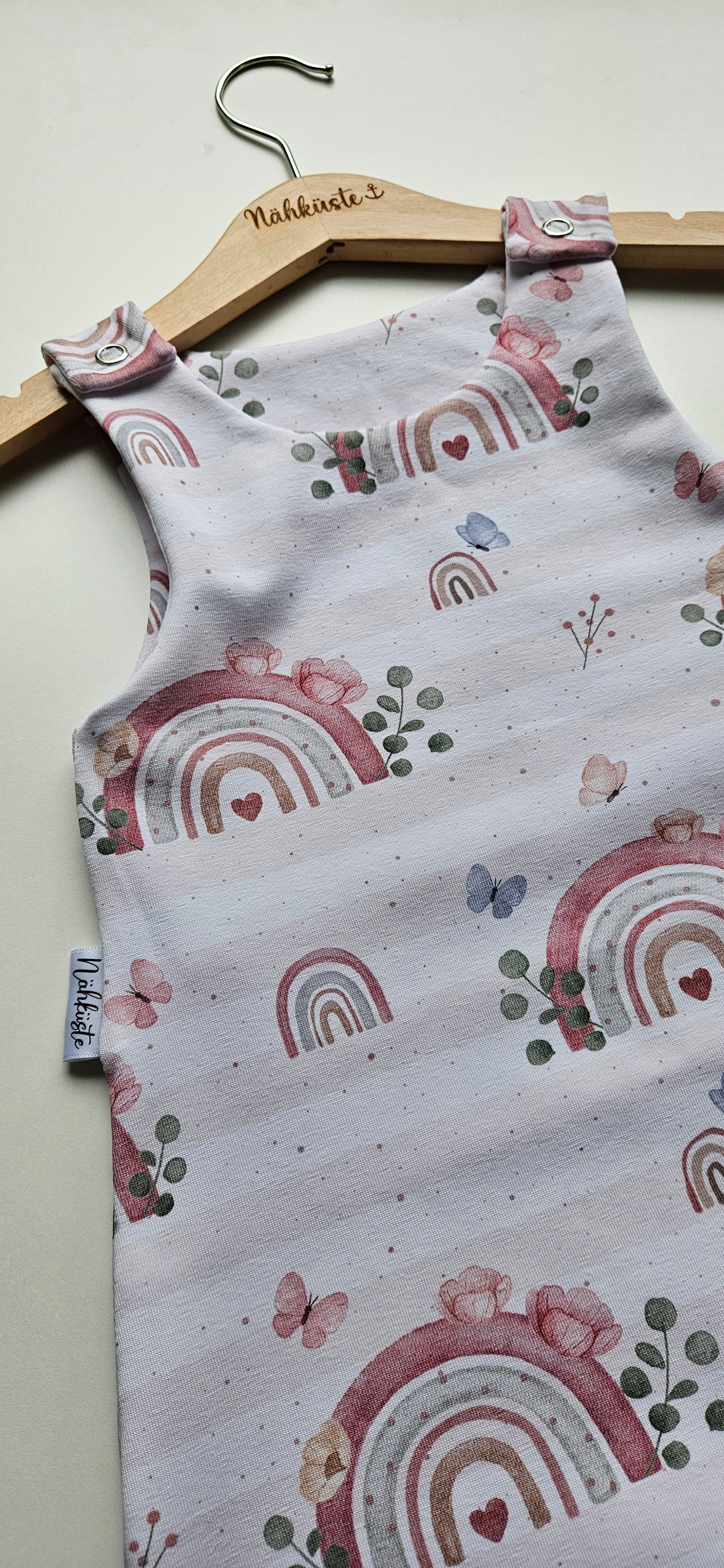 Romper / Strampler kurz „Regenbogen Mädchen"