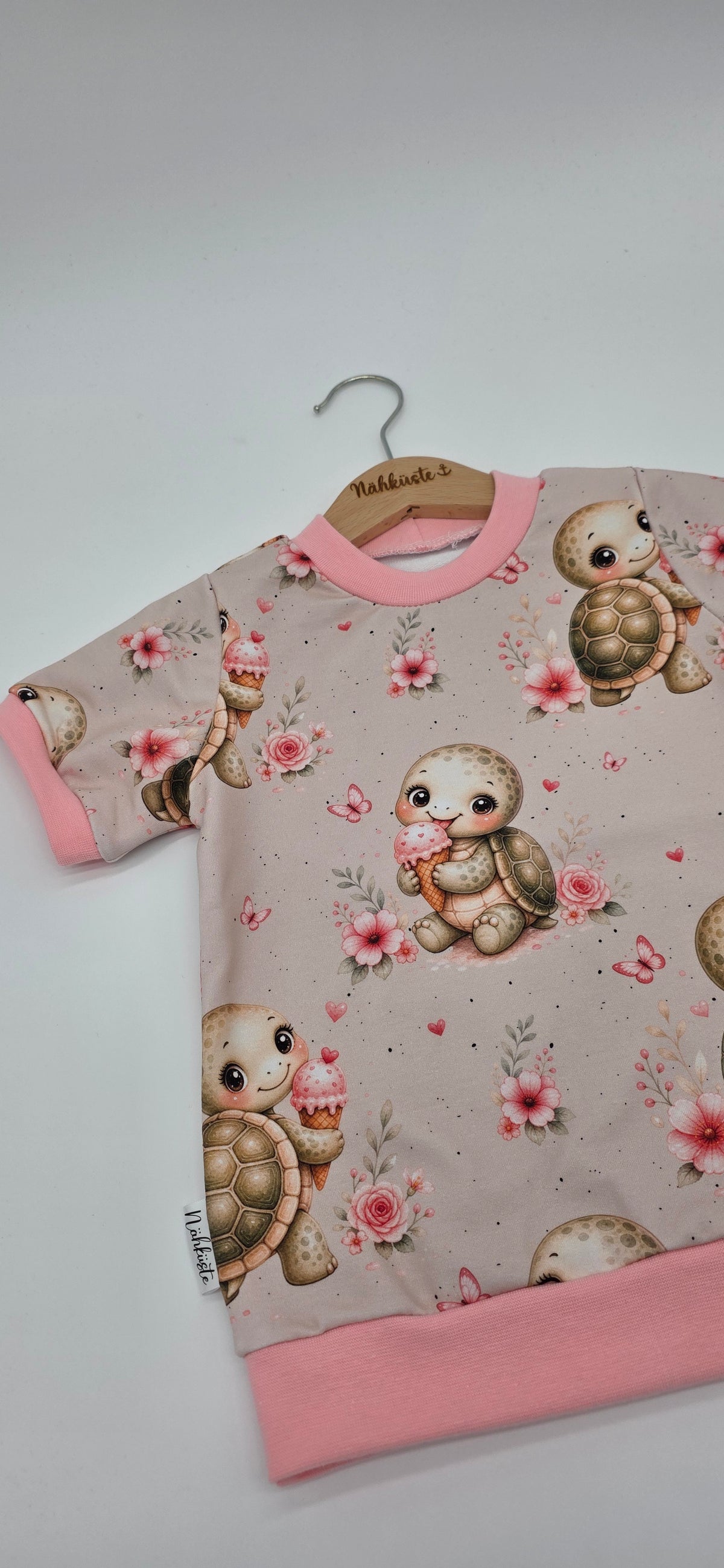 T-Shirt "Herzensschildi"